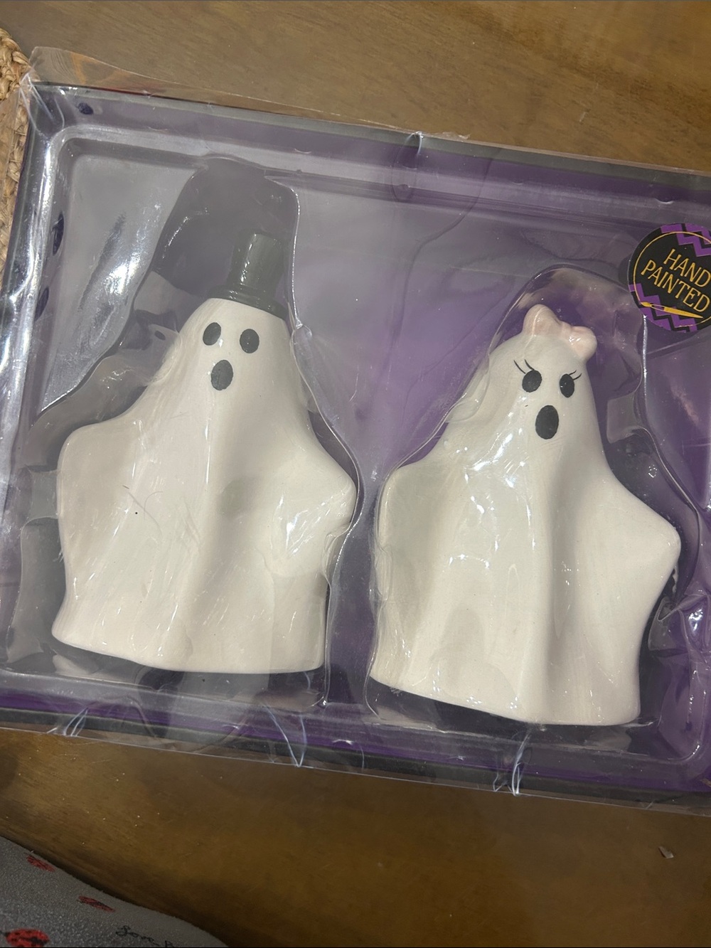 Hand-Painted White Ghost Couple Figurine Set - Halloween Décor